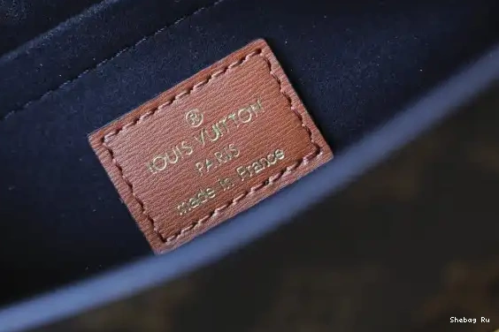 VUITTON LOUIS CAPITALE DAUPHINE 0528